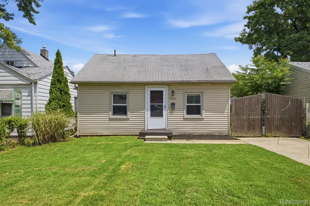 5921 Oldham Street Taylor City MI 48180