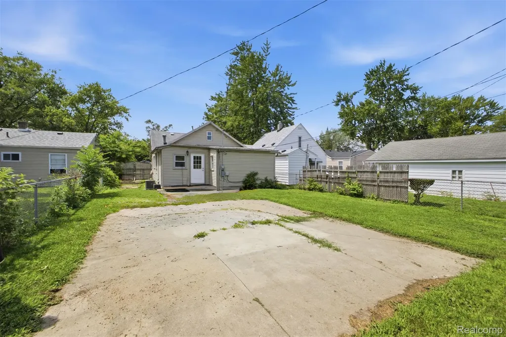 5921 Oldham Street Taylor City MI 48180