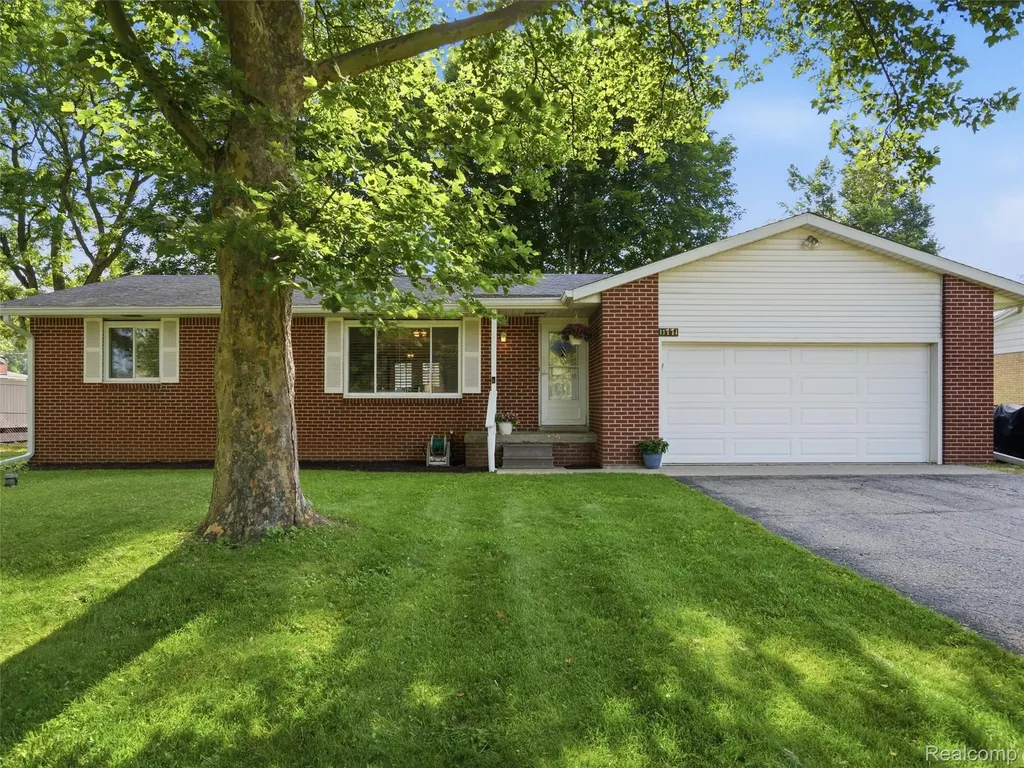 11771 Lesia Drive Green Oak Township MI 48189