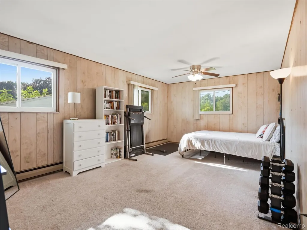 11771 Lesia Drive Green Oak Township MI 48189