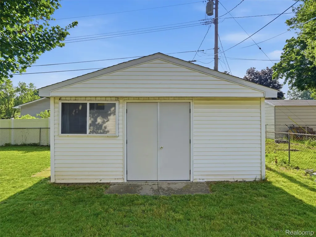 11771 Lesia Drive Green Oak Township MI 48189