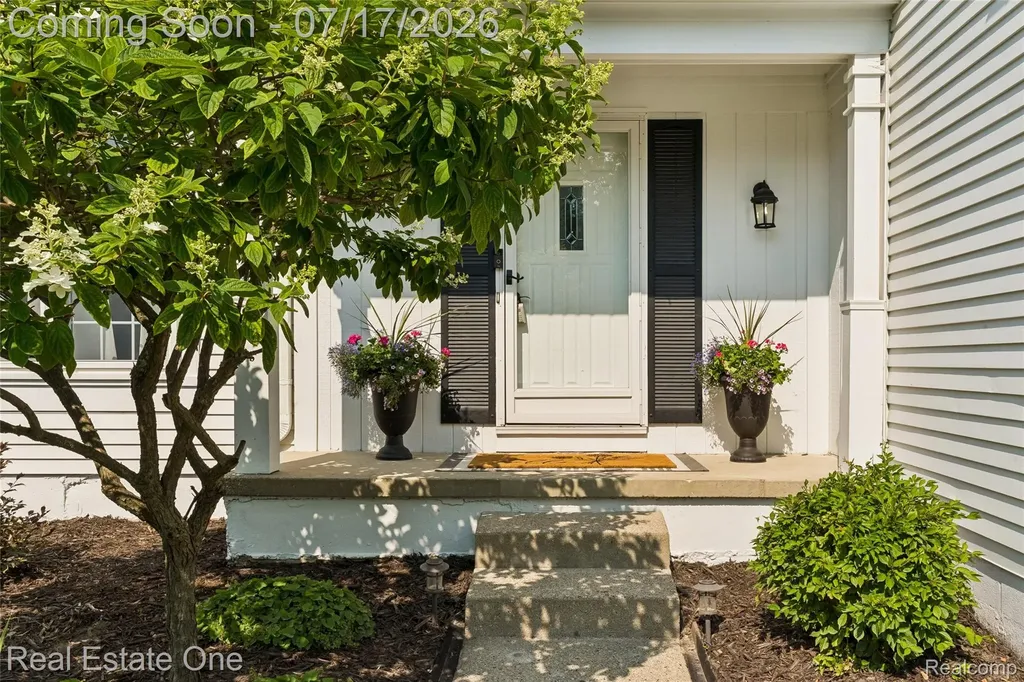 763 Whitney Drive Rochester Hills City MI 48307