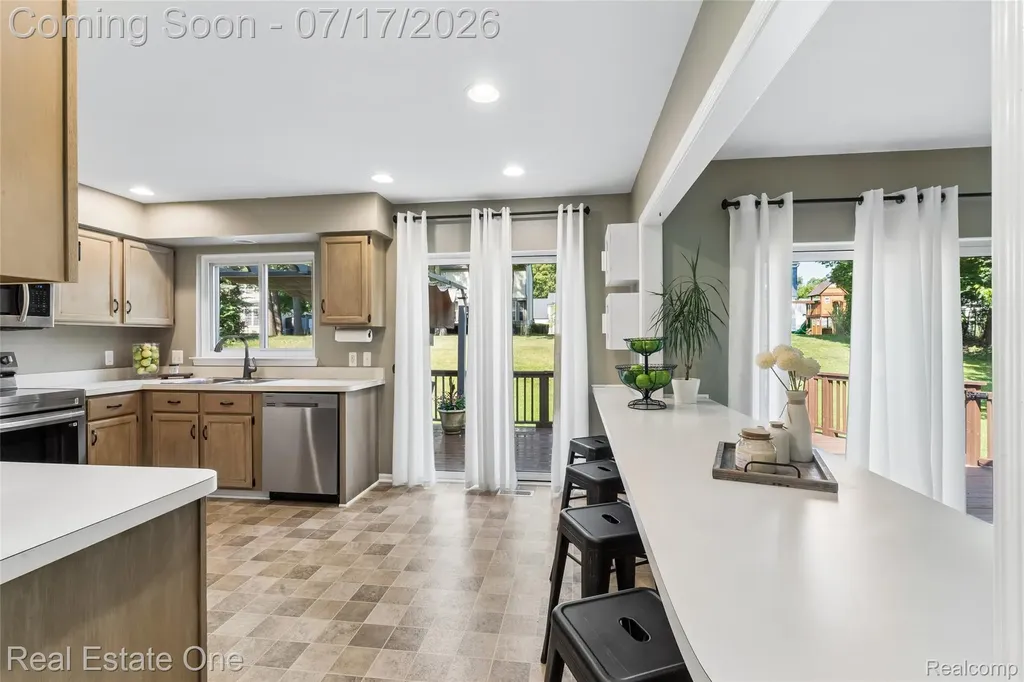 763 Whitney Drive Rochester Hills City MI 48307