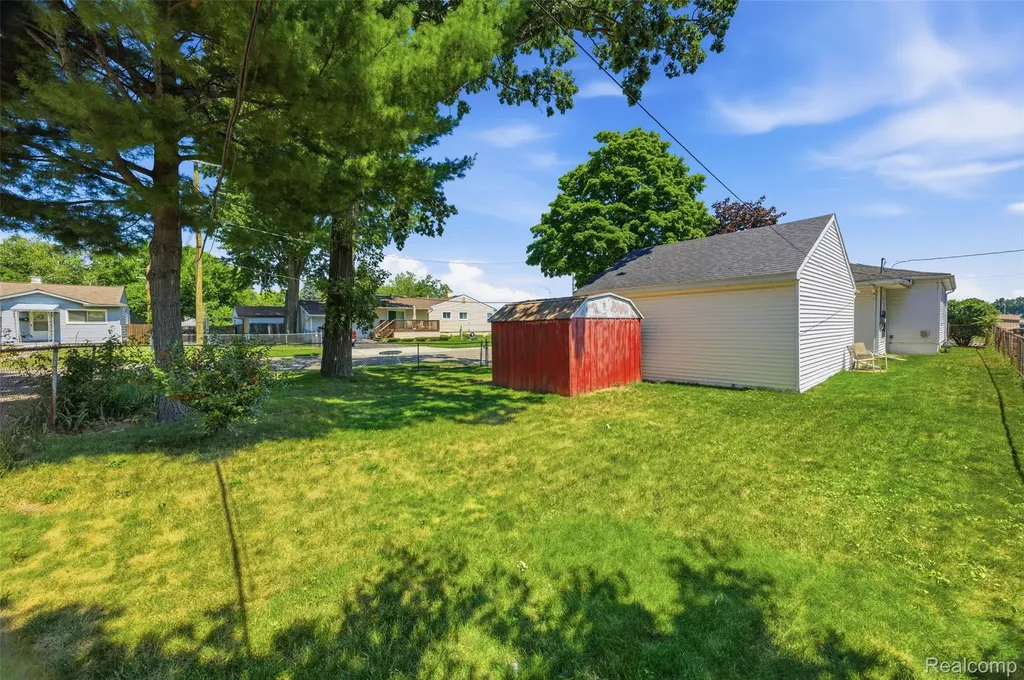 972 Arlene Avenue Pontiac City MI 48340