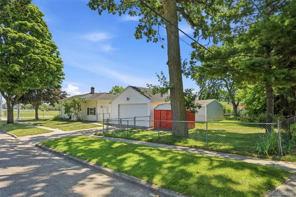 972 Arlene Avenue Pontiac City MI 48340