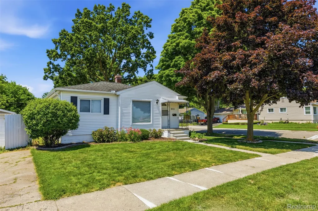 972 Arlene Avenue Pontiac City MI 48340