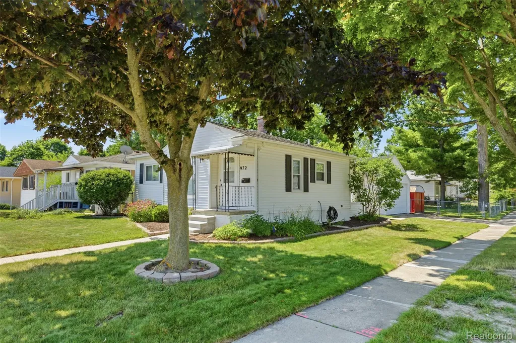 972 Arlene Avenue Pontiac City MI 48340