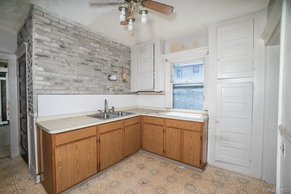 153 Beresford Street Highland Park City MI 48203
