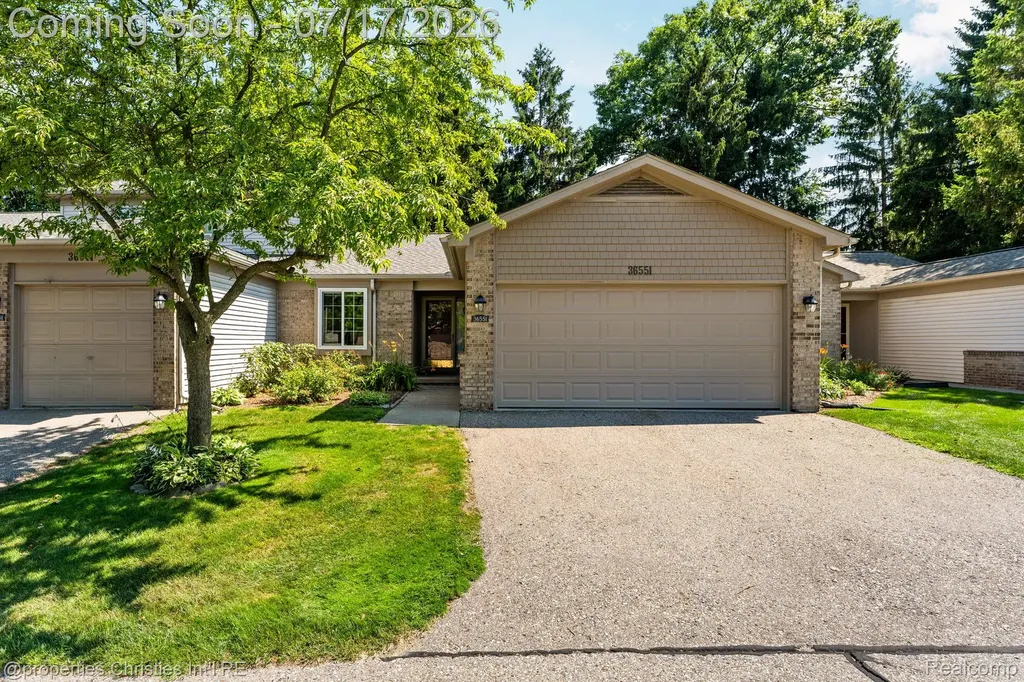 36551 Deerhurst S Westland City MI 48185