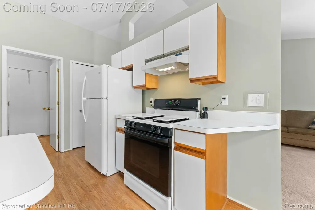 36551 Deerhurst S Westland City MI 48185