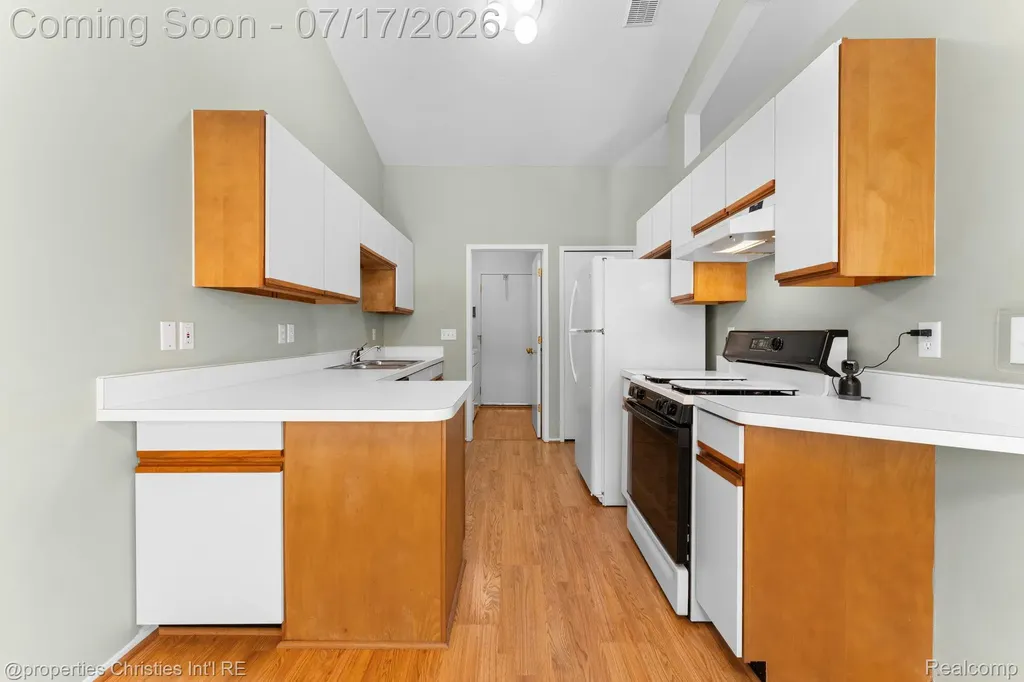 36551 Deerhurst S Westland City MI 48185