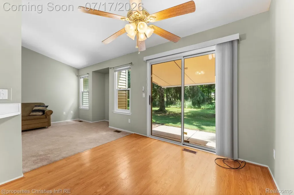 36551 Deerhurst S Westland City MI 48185