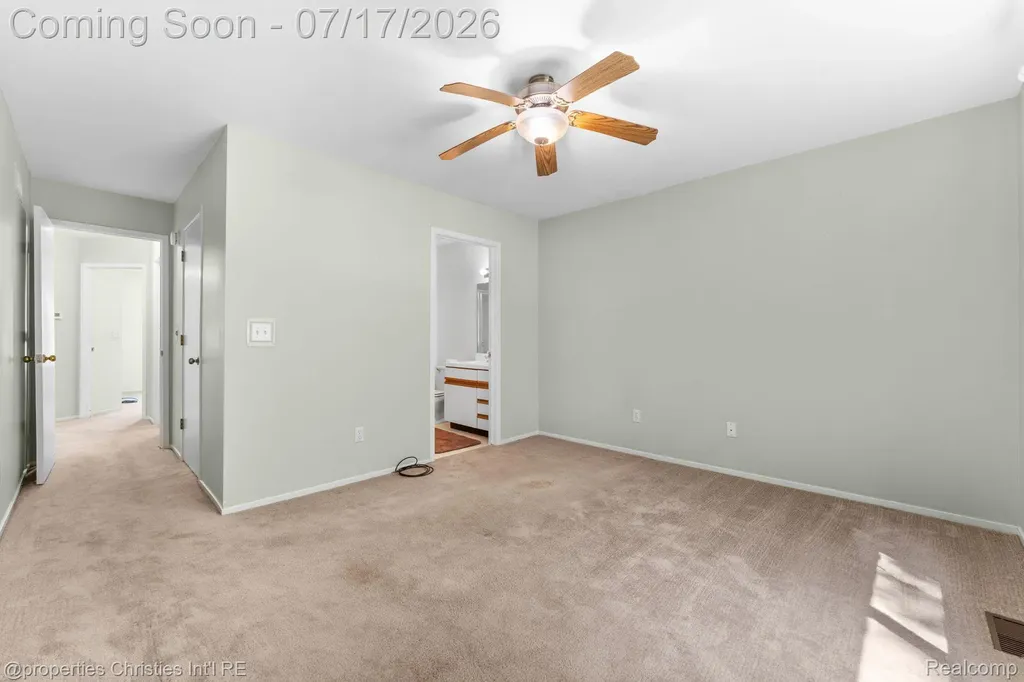 36551 Deerhurst S Westland City MI 48185