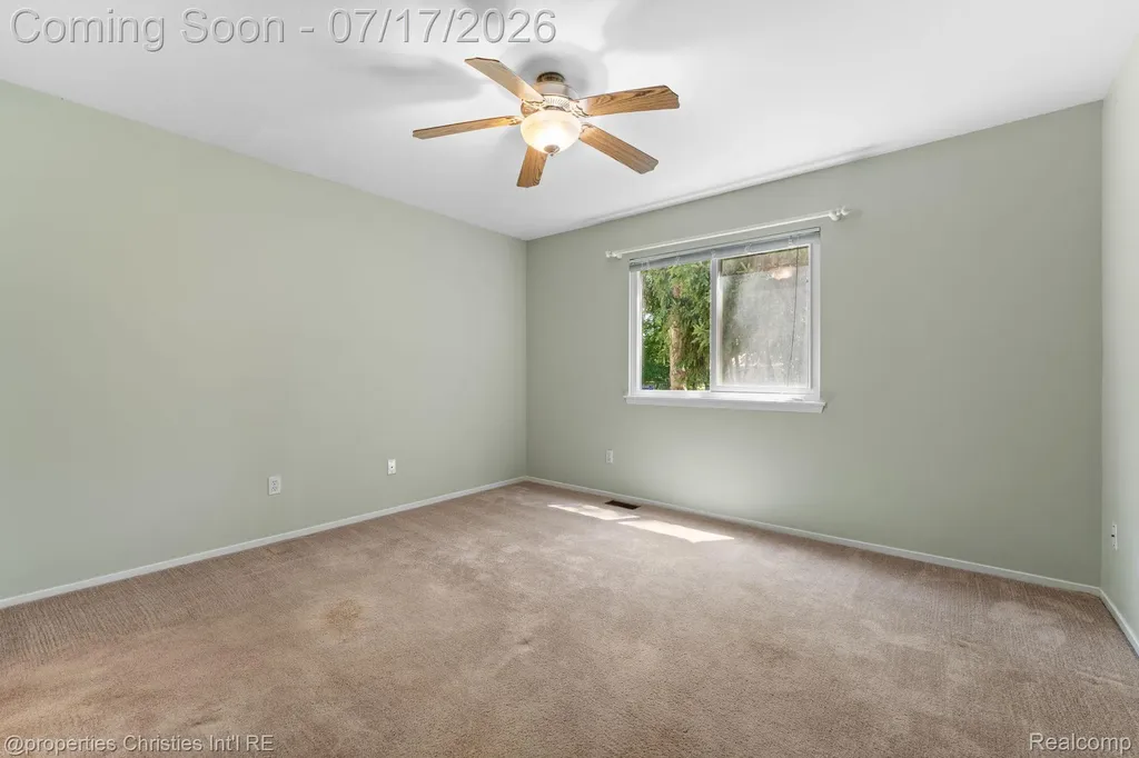 36551 Deerhurst S Westland City MI 48185