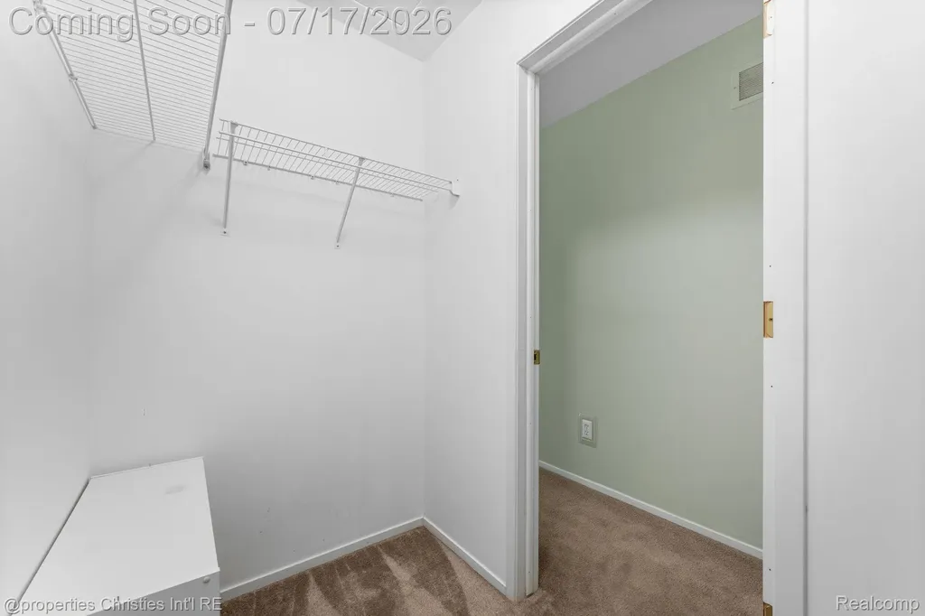 36551 Deerhurst S Westland City MI 48185