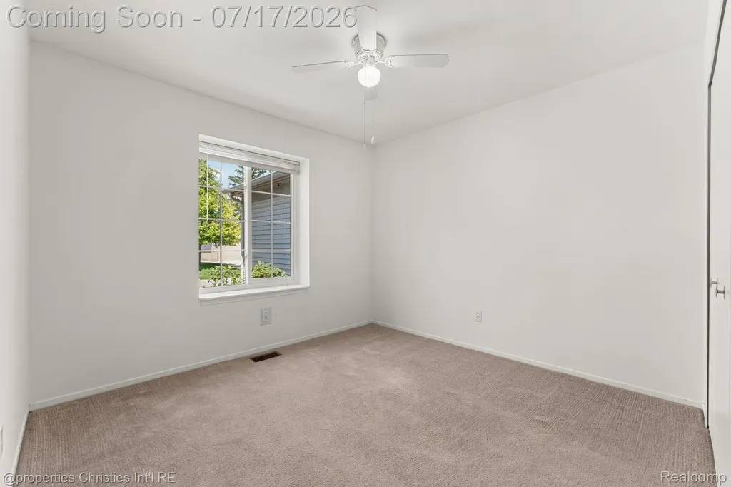 36551 Deerhurst S Westland City MI 48185