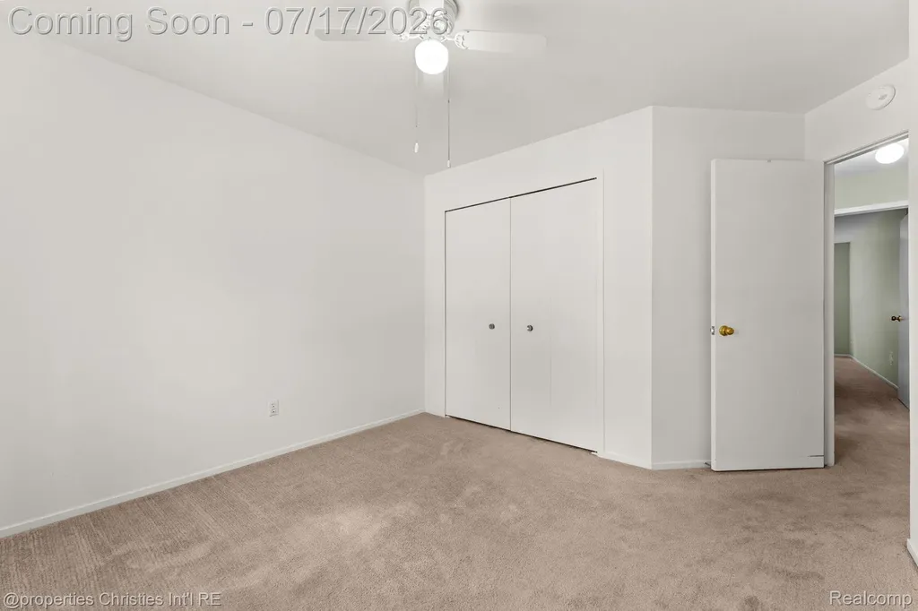 36551 Deerhurst S Westland City MI 48185
