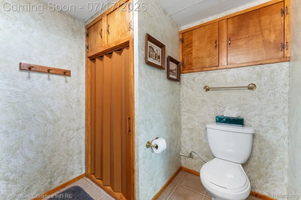 36551 Deerhurst S Westland City MI 48185