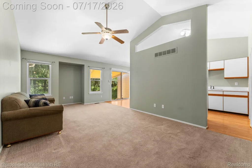 36551 Deerhurst S Westland City MI 48185
