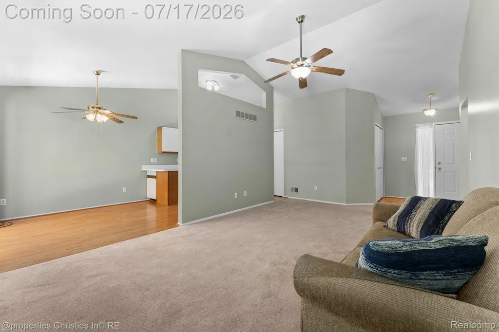 36551 Deerhurst S Westland City MI 48185