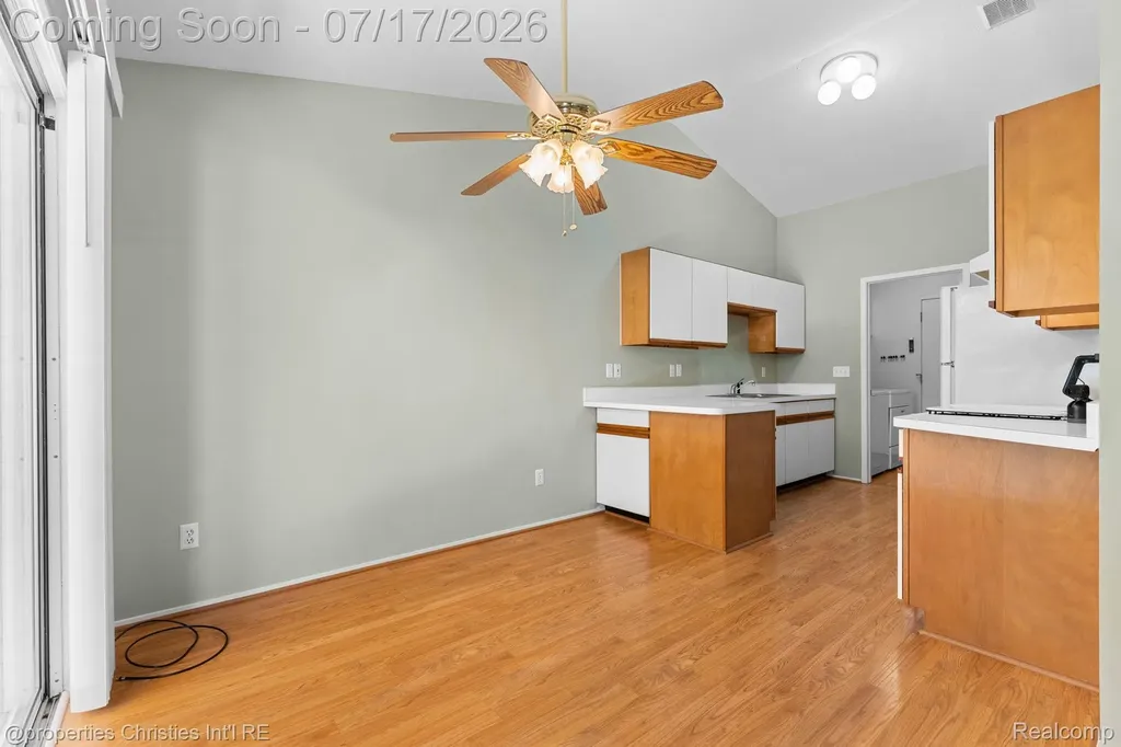 36551 Deerhurst S Westland City MI 48185