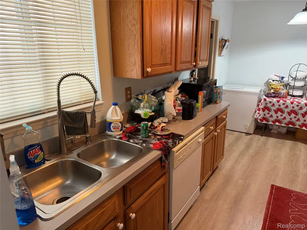 29965 Kenwood Court Roseville City MI 48066