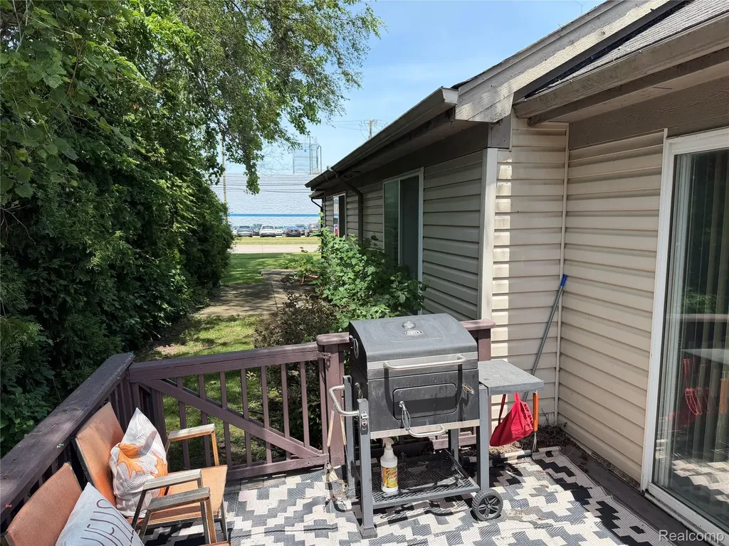 29965 Kenwood Court Roseville City MI 48066