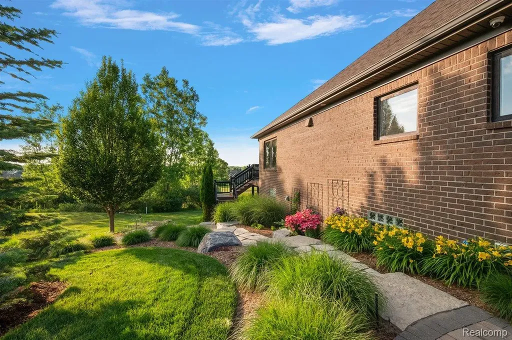 478 Overlook Drive Oxford Charter Township MI 48371