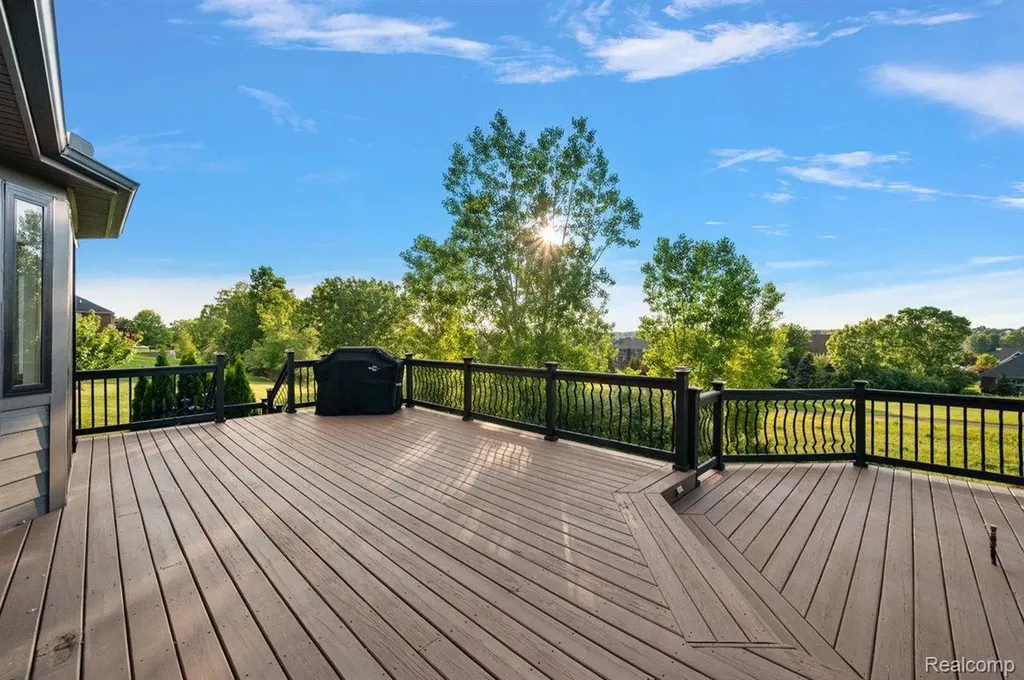 478 Overlook Drive Oxford Charter Township MI 48371