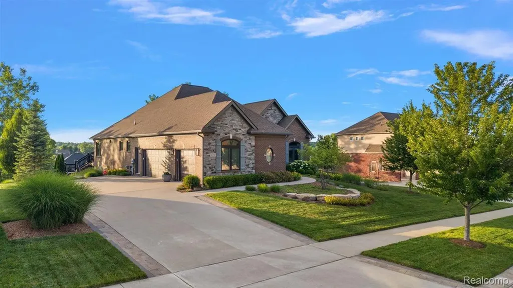 478 Overlook Drive Oxford Charter Township MI 48371