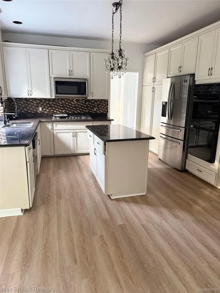 3382 Long Meadow Court West Bloomfield Charter Township MI 48324