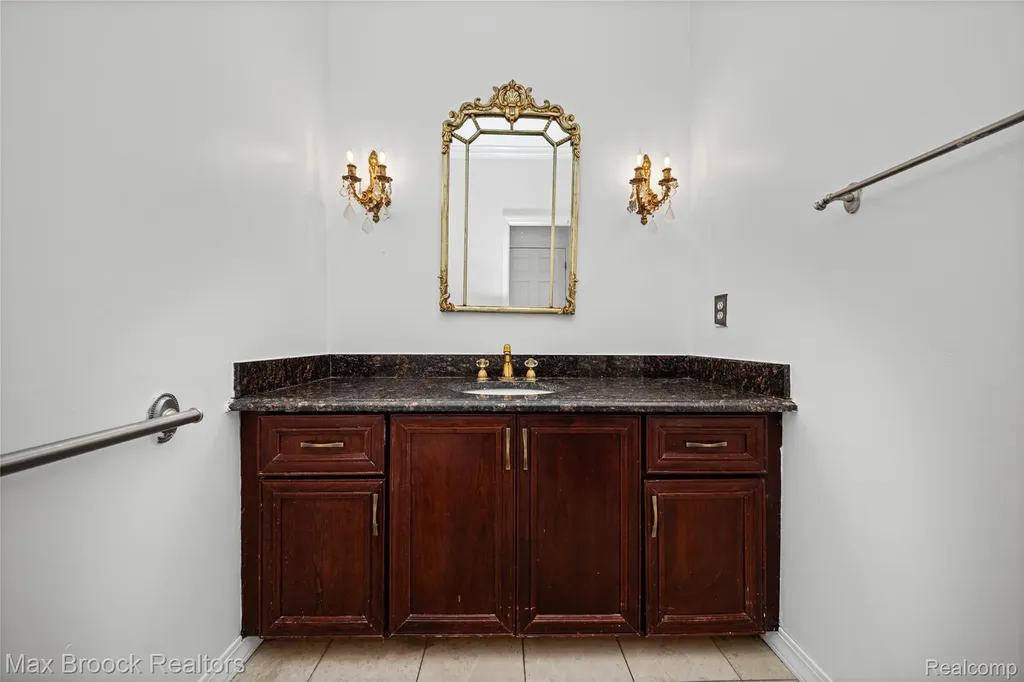 3382 Long Meadow Court West Bloomfield Charter Township MI 48324