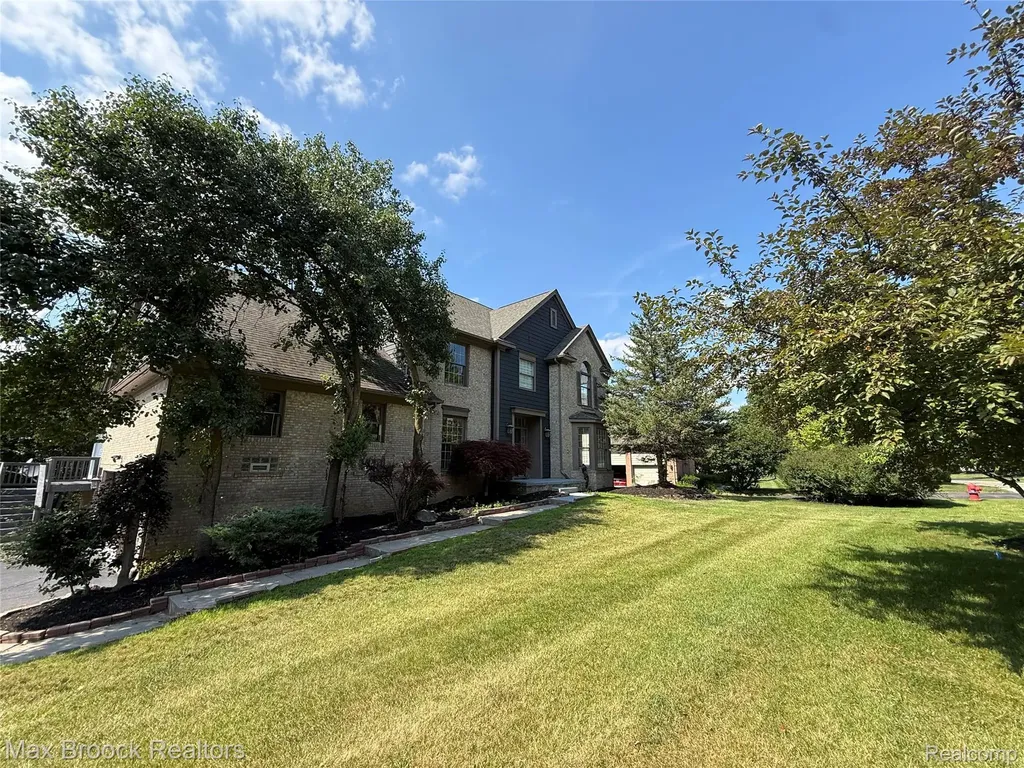 3382 Long Meadow Court West Bloomfield Charter Township MI 48324
