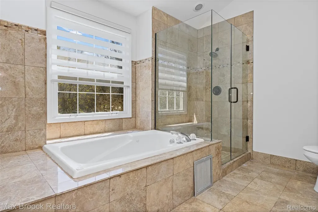 3382 Long Meadow Court West Bloomfield Charter Township MI 48324
