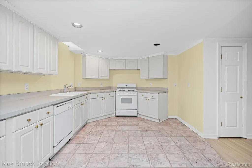 3382 Long Meadow Court West Bloomfield Charter Township MI 48324