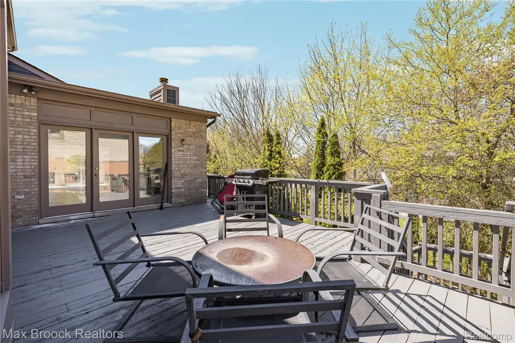3382 Long Meadow Court West Bloomfield Charter Township MI 48324