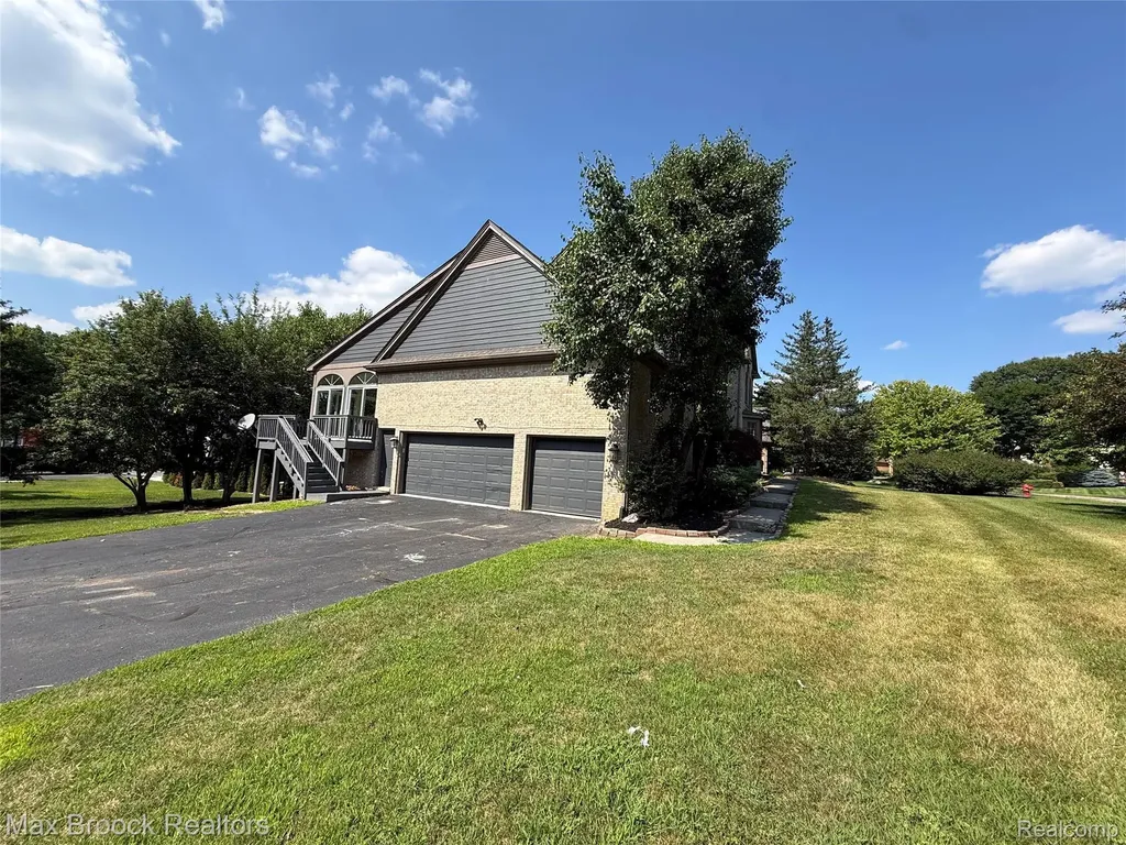 3382 Long Meadow Court West Bloomfield Charter Township MI 48324