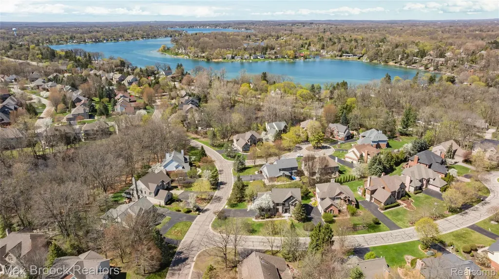 3382 Long Meadow Court West Bloomfield Charter Township MI 48324