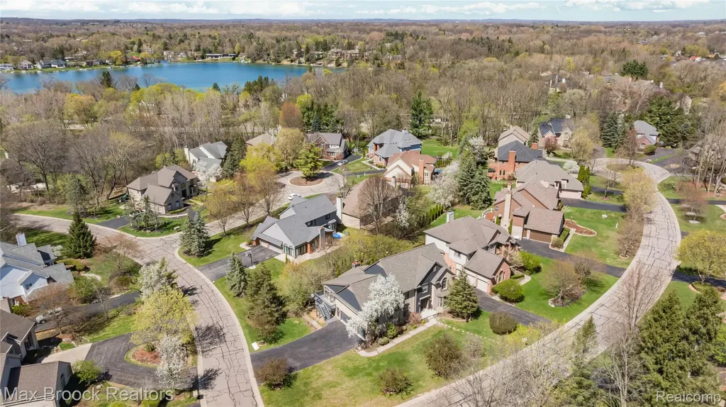 3382 Long Meadow Court West Bloomfield Charter Township MI 48324