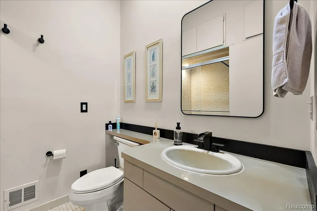 31456 Hunters Circle Drive Farmington Hills City MI 48334