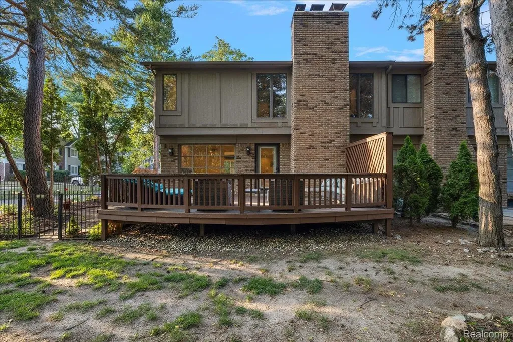 31456 Hunters Circle Drive Farmington Hills City MI 48334