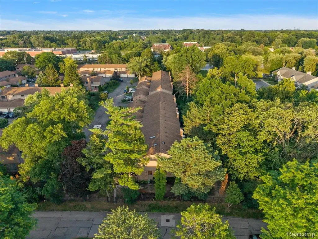 31456 Hunters Circle Drive Farmington Hills City MI 48334