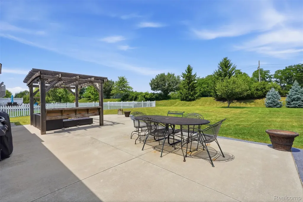 665 Marblewood Lane Pittsfield Charter Township MI 48176