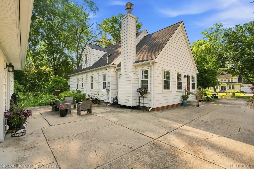 1740 Edgewood Boulevard Berkley City MI 48072