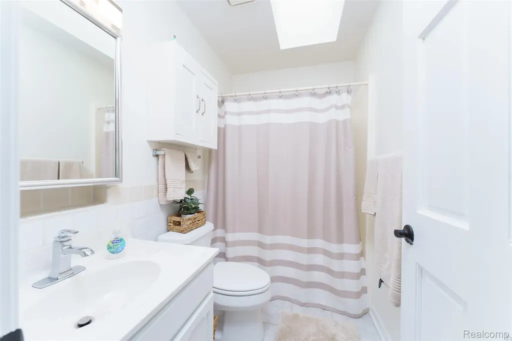 2226 Bowles Street Fenton Charter Township MI 48430
