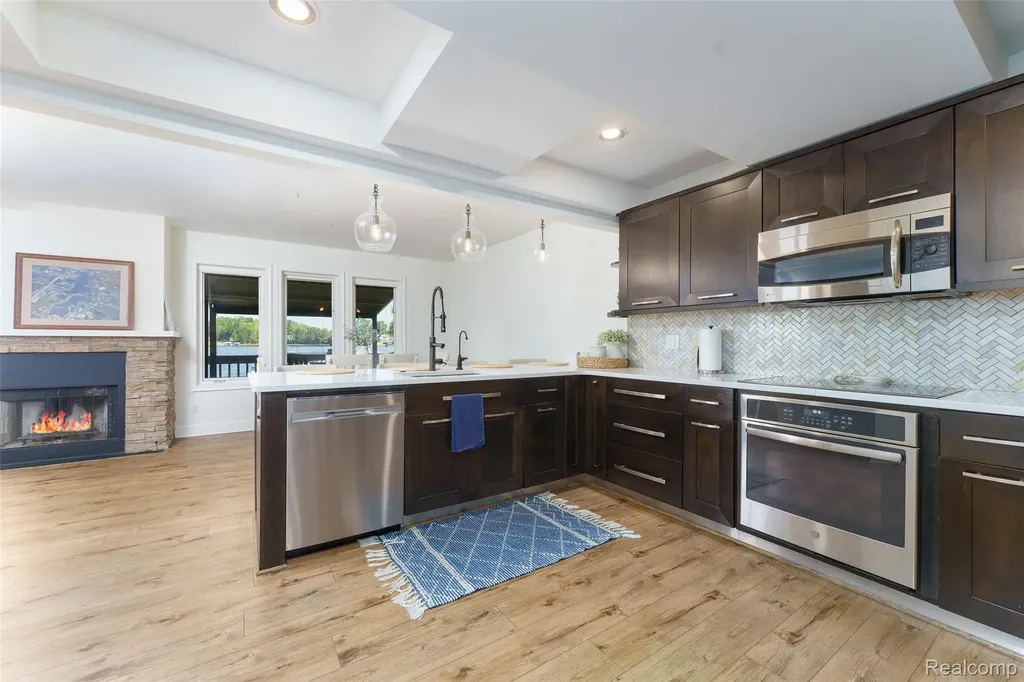 2226 Bowles Street Fenton Charter Township MI 48430