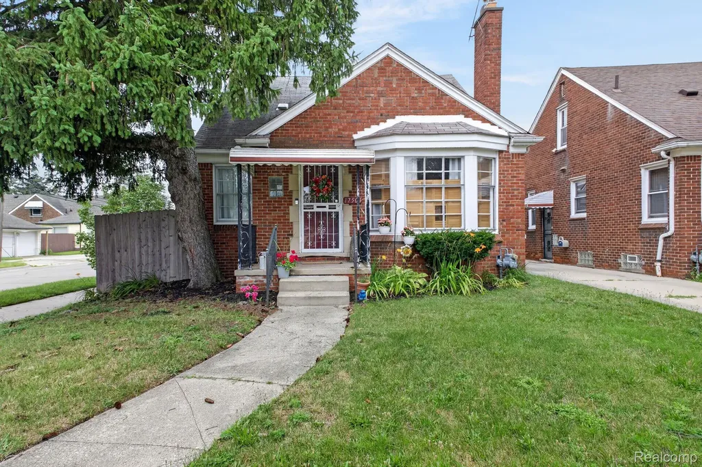 17501 Mendota Street Detroit City MI 48221