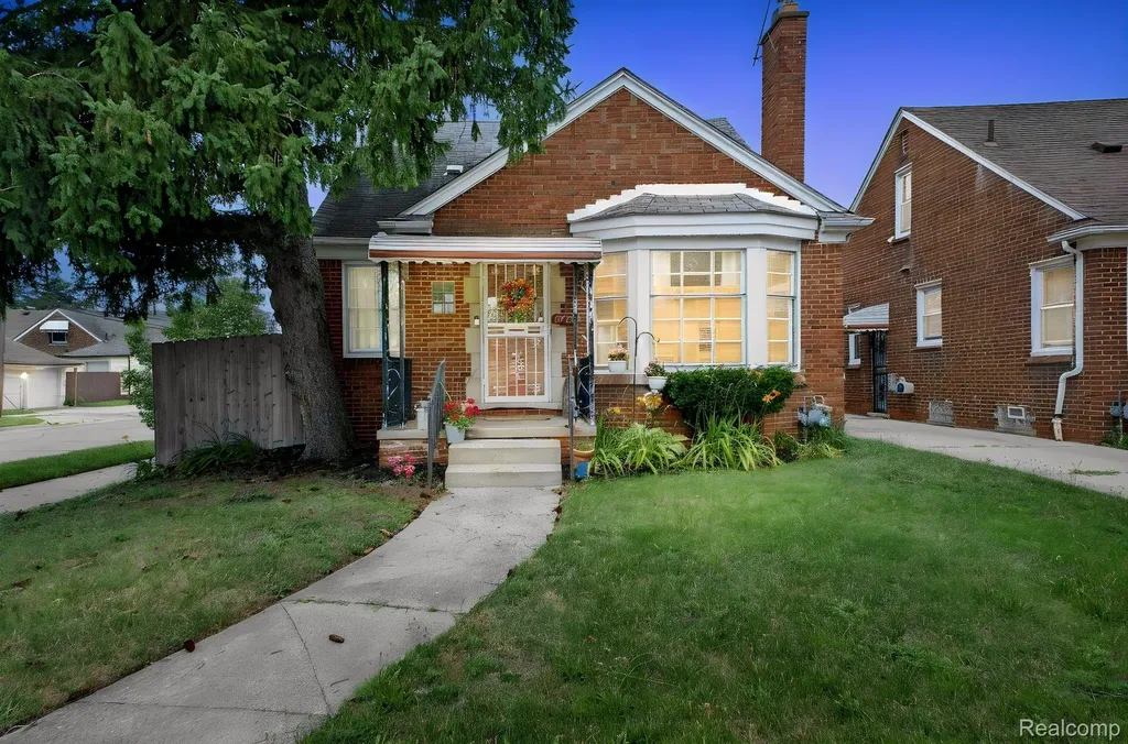 17501 Mendota Street Detroit City MI 48221