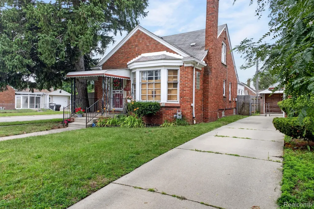 17501 Mendota Street Detroit City MI 48221