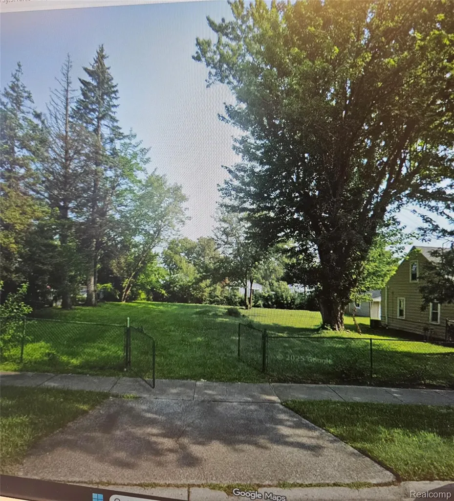 29080 Powers Street Westland City MI 48186